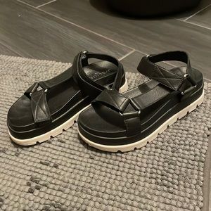 J/Slides Blakely Leather Platform Sandal